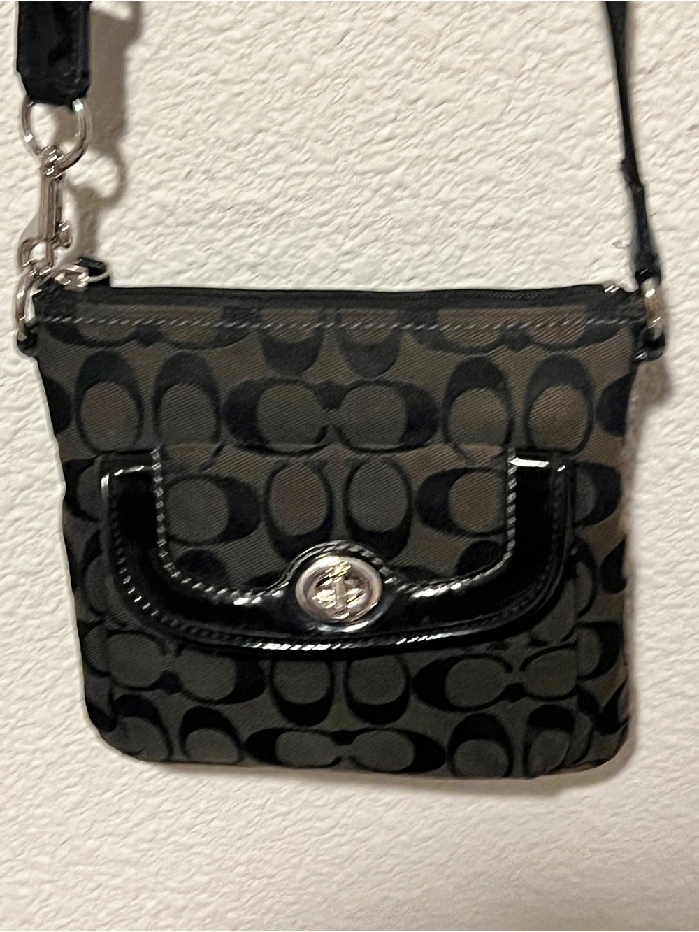 Coach Signature Jacquard Turnlock Swingpack Black Patent Crossbody